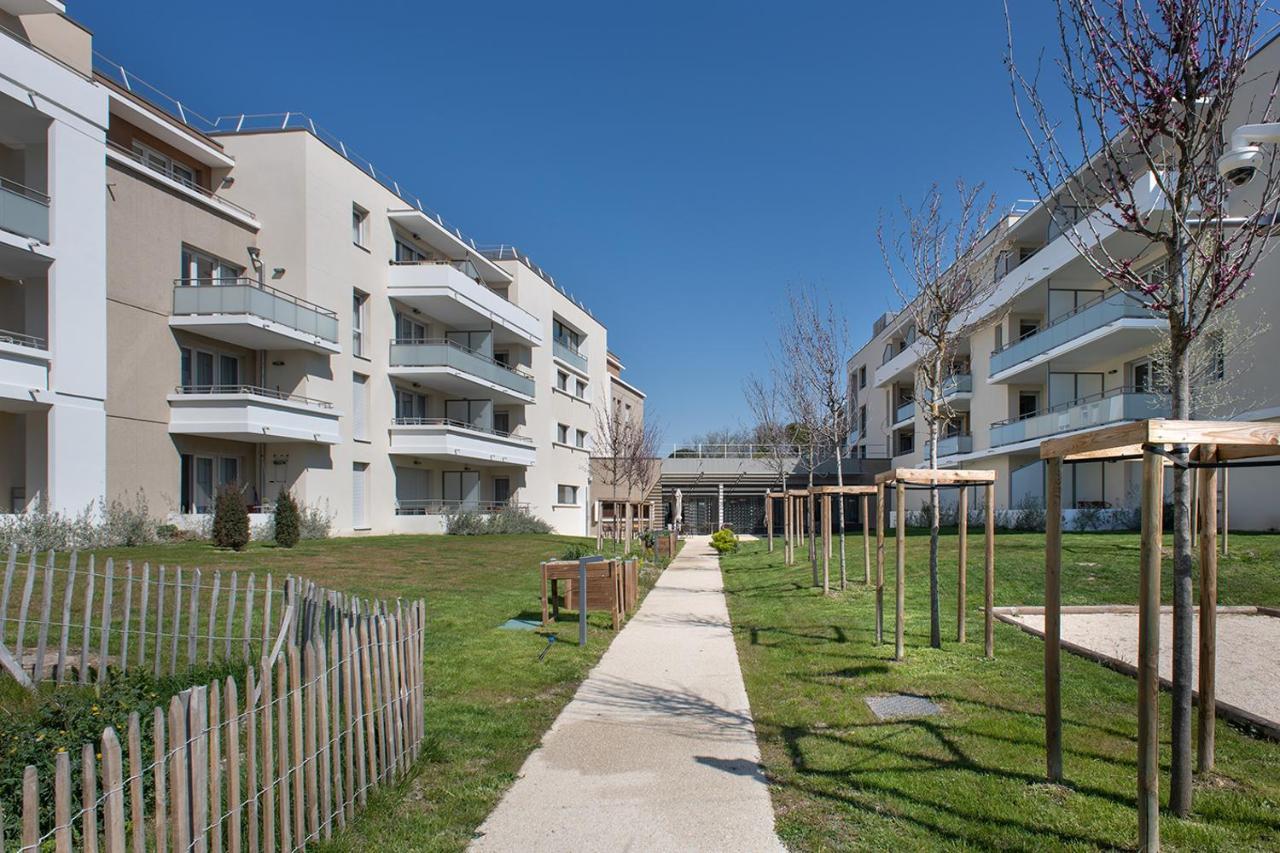 Domitys Les Tourmalines Aparthotel Carpentras Exteriör bild