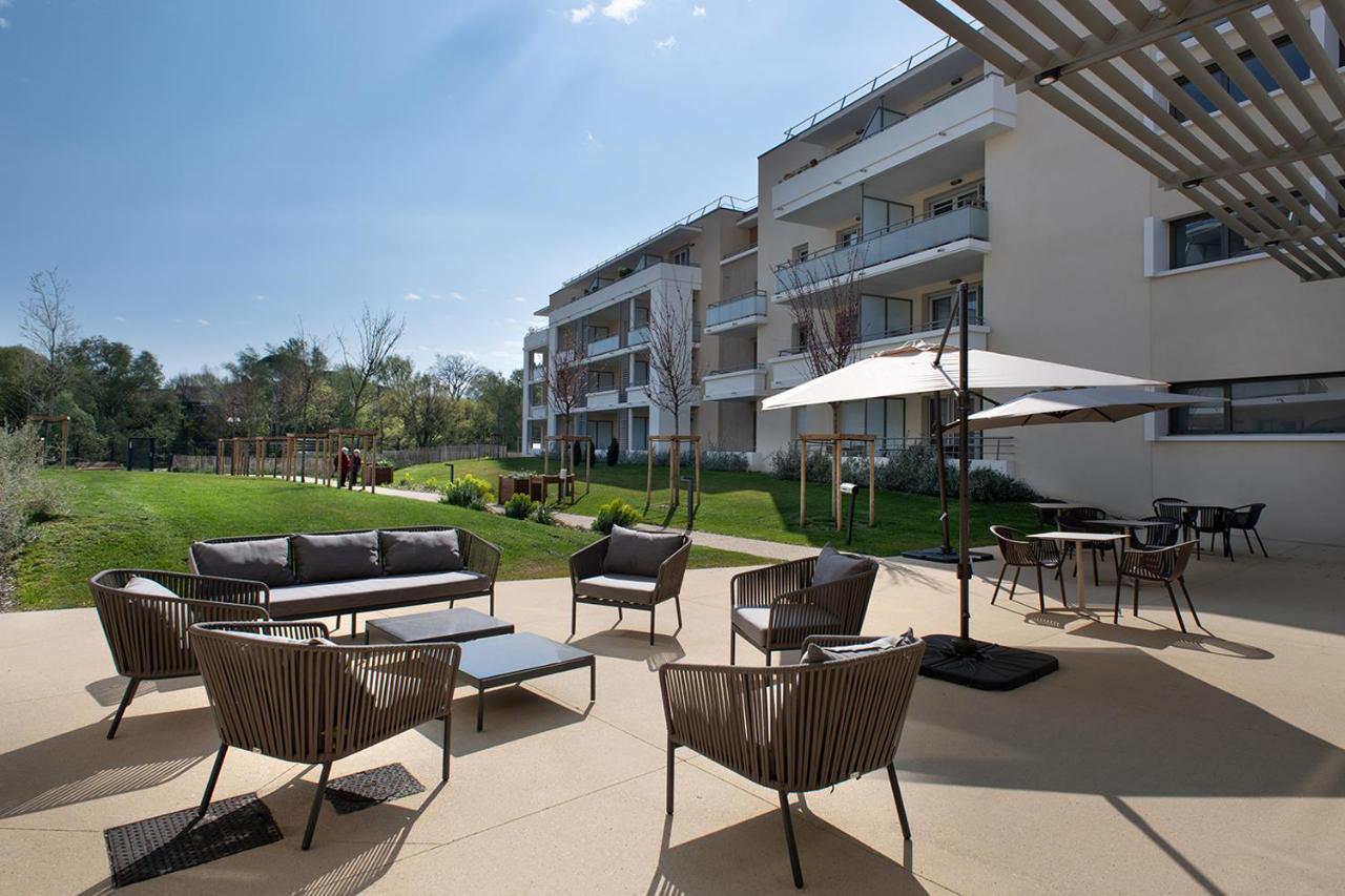 Domitys Les Tourmalines Aparthotel Carpentras Exteriör bild